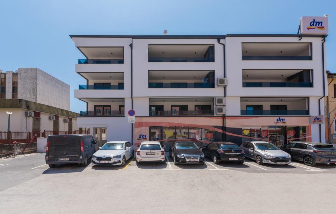 Residence Nar Poreč Buitenkant foto